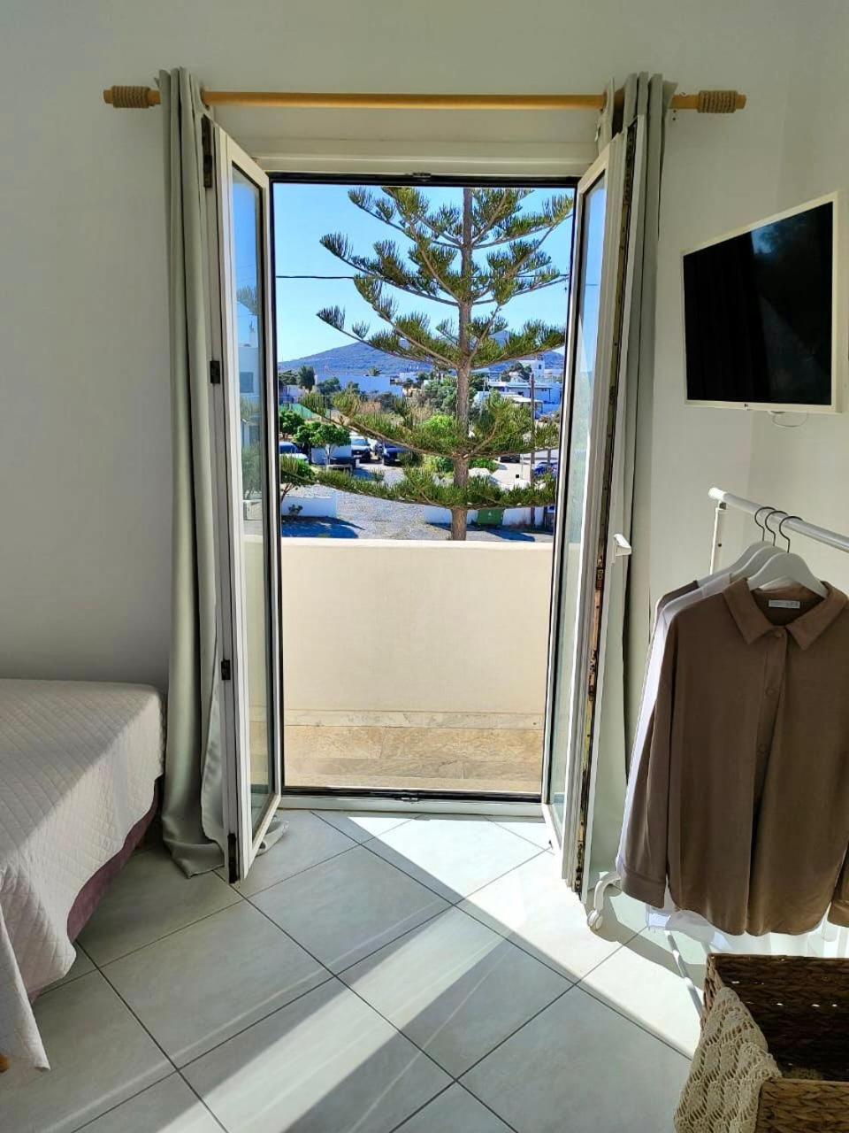 Theasis Apartments Adamantas  Exterior foto